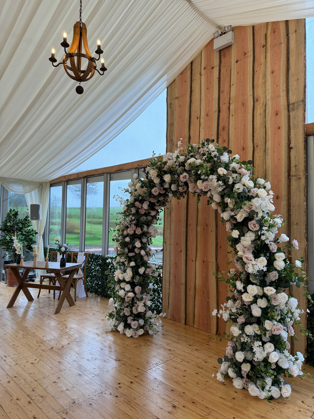 Rental - 'Rosa' Arch