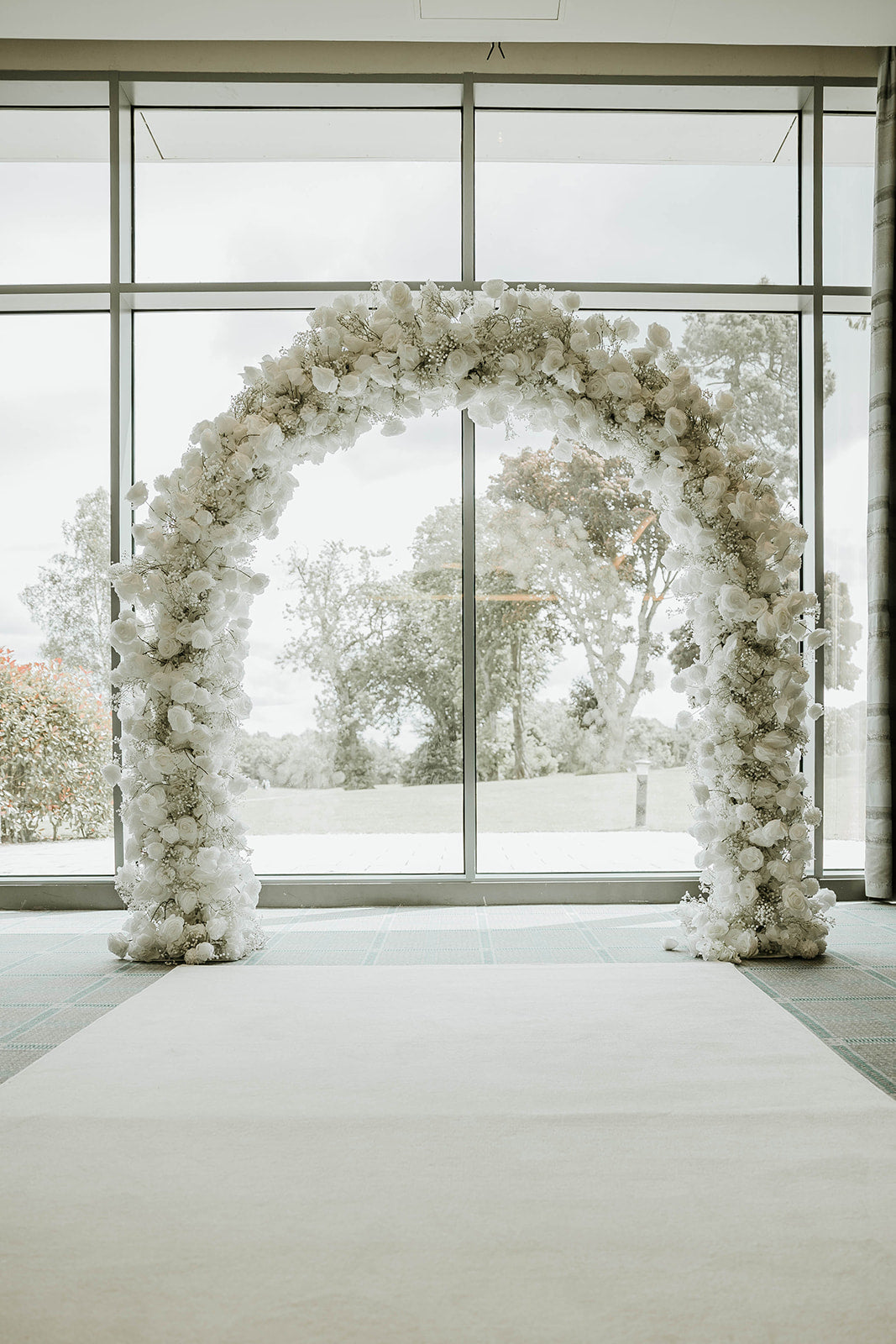 Rental - 'Luna' Arch