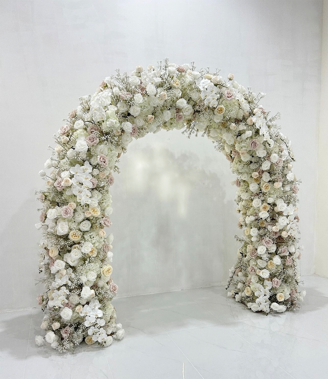 Rental - 'Aurora' Arch