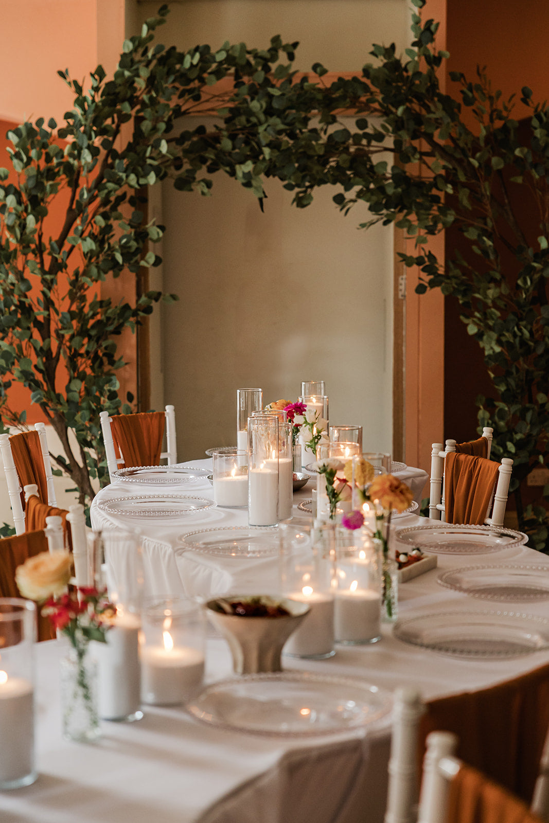 Rental - Serpentine Table with Linen