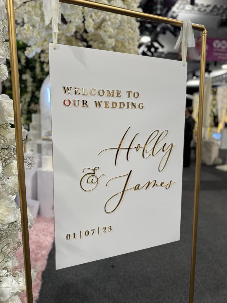 A1 Welcome Sign - 3D Acrylic - Welcome To Our Wedding- Gold/White