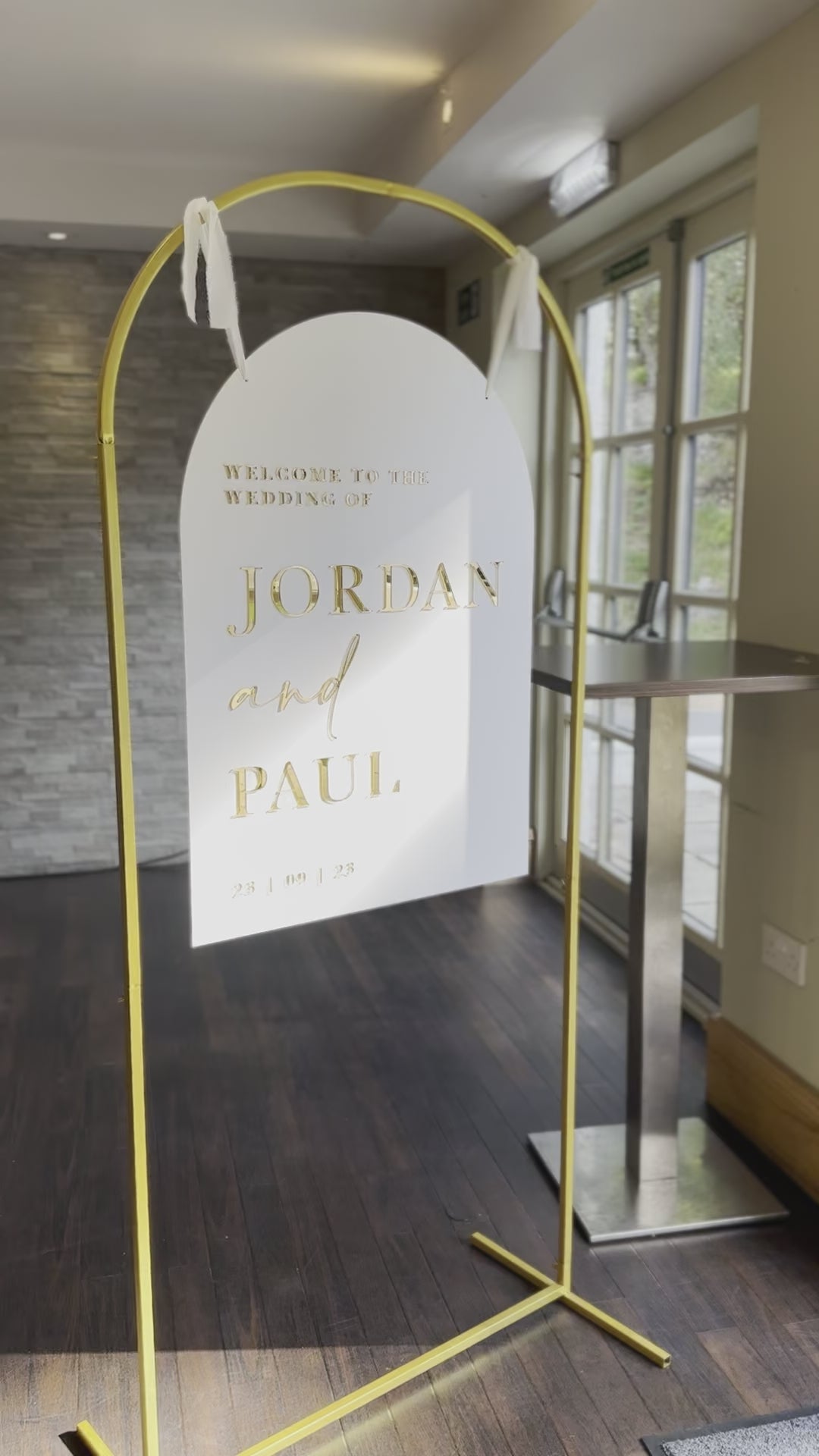 A1 Arch Welcome Sign - 3D Acrylic - White / Gold
